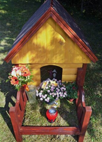 Dog House Memorial — Newhaven Funerals in Brisbane